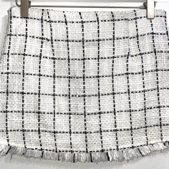 Black and White Skirt - Picture 4 of 6